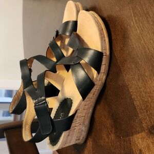 Women's Size 9  Wedge Sandals - Baretraps